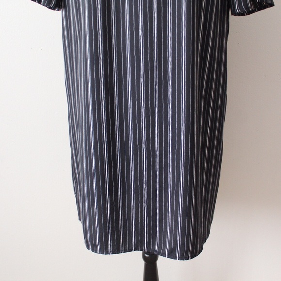 BCBGMazAzria Small Black & White Striped Short Sleeve Mini Shift Dress - Picture 6 of 8